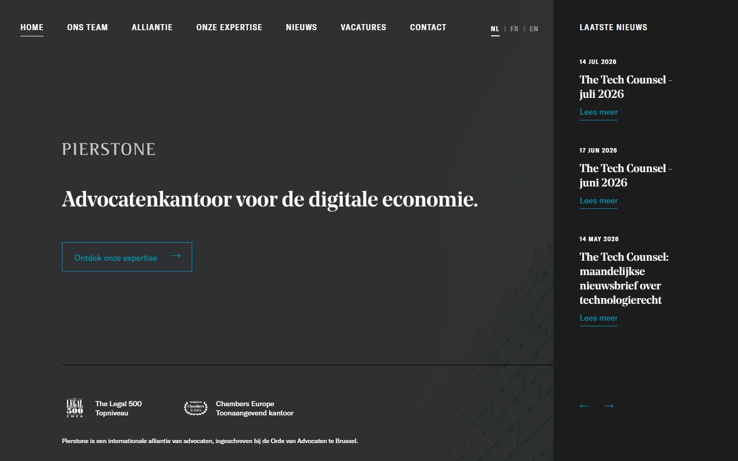 Homepage van pierstone.be met nieuwsrail en taalkeuze NL/FR/EN